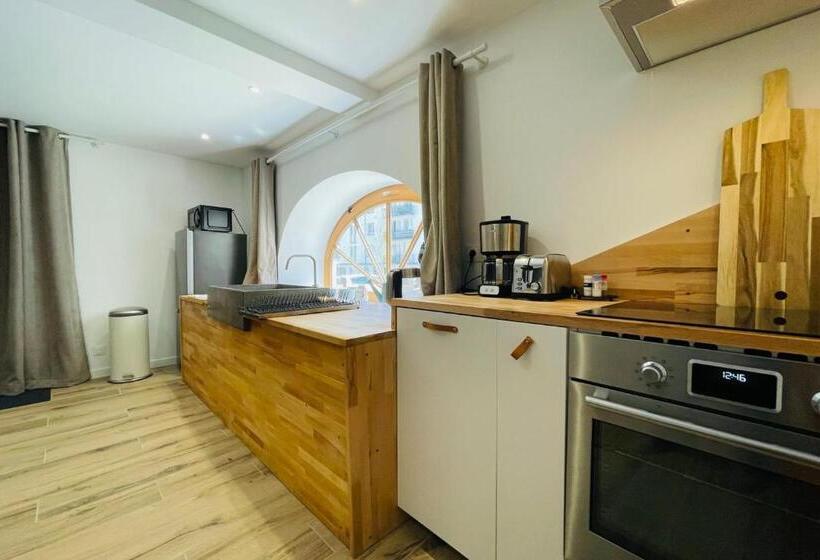 Le Chenonceau Charm And Softness From Tours