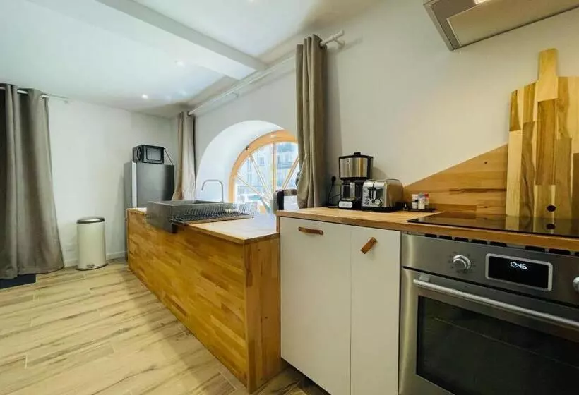 Le Chenonceau Charm And Softness From Tours