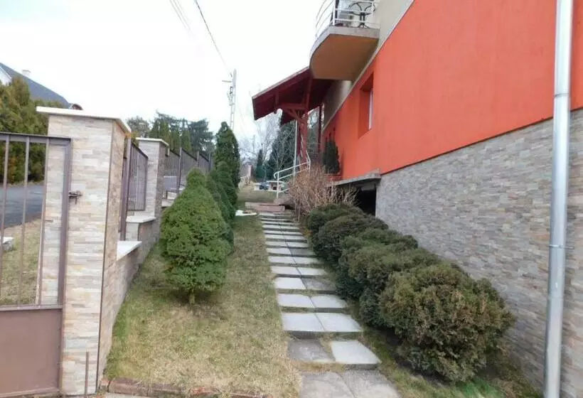 ペンション éden Vendégház