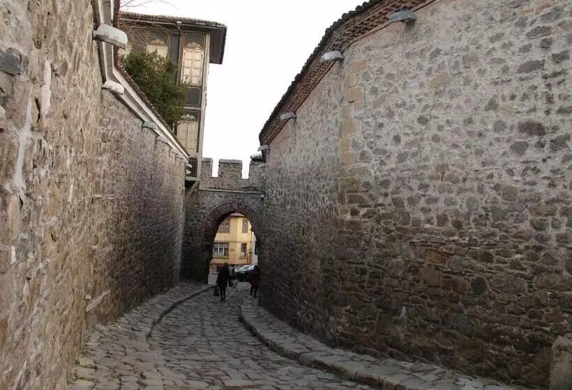 پانسیون East Gate Guest Rooms