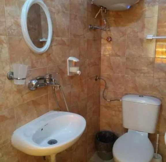 پانسیون East Gate Guest Rooms