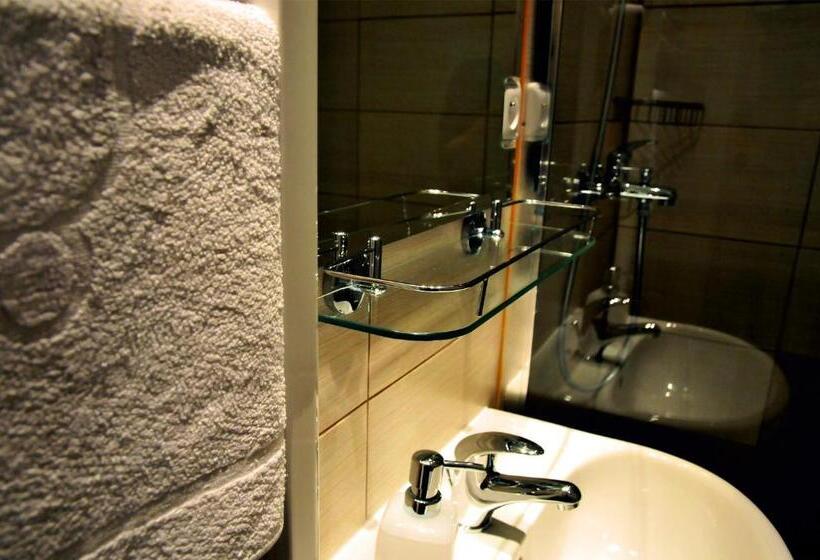 膳宿费 Penzion Ve Vile