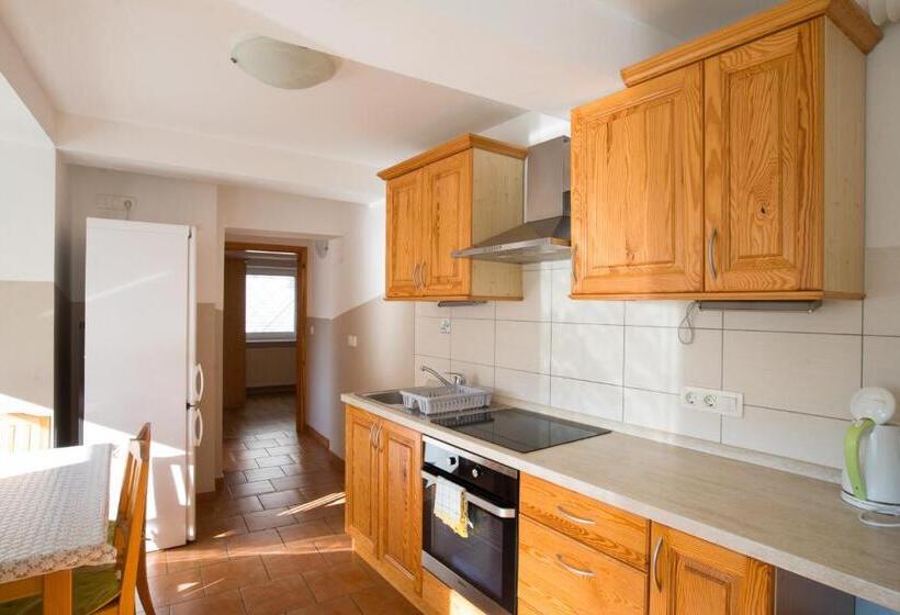 פנסיון Rooms And Apartments Jerman