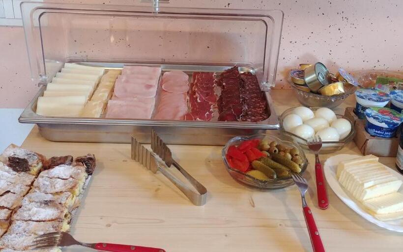 פנסיון Rooms And Apartments Jerman