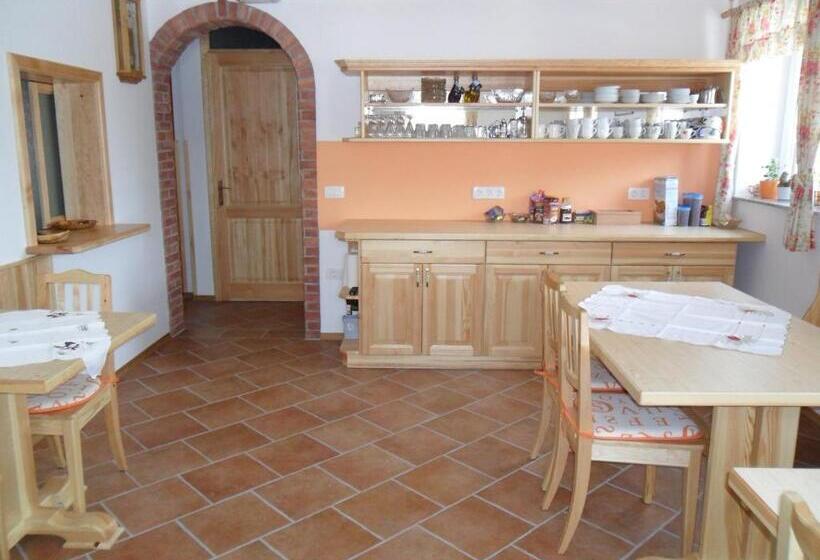 פנסיון Rooms And Apartments Jerman