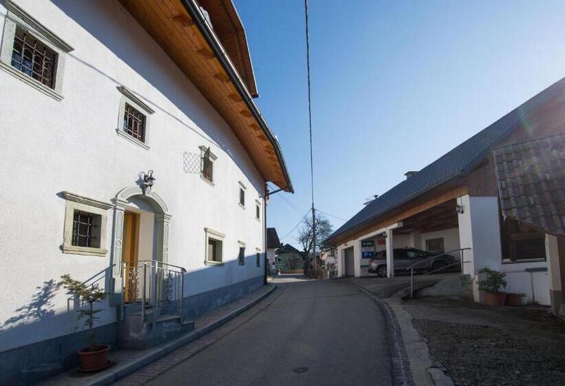 פנסיון Rooms And Apartments Jerman