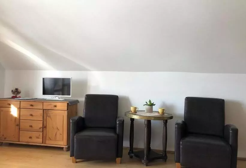 پانسیون Viesu Nams Vālodzes