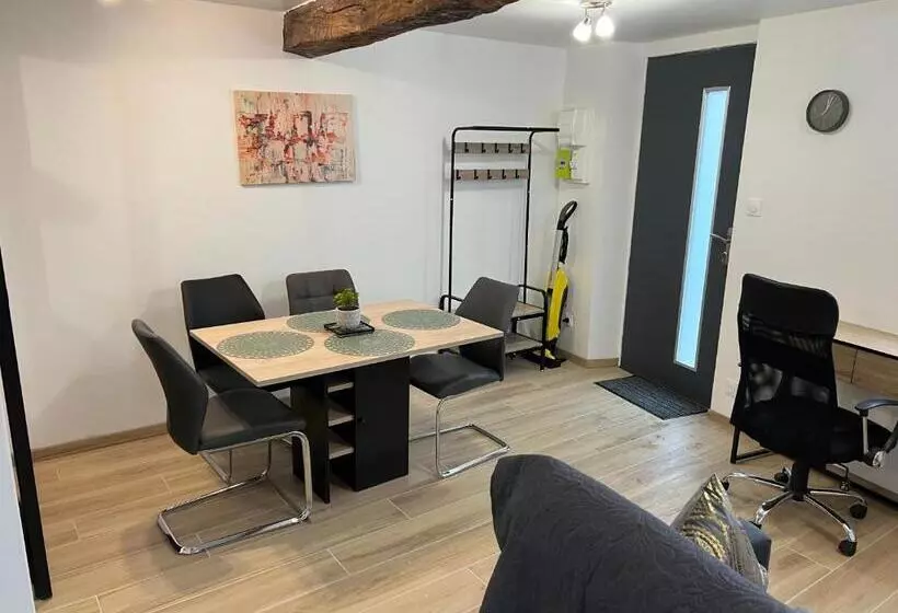 Très Joli Loft De 40 M2 Idéalement Situé