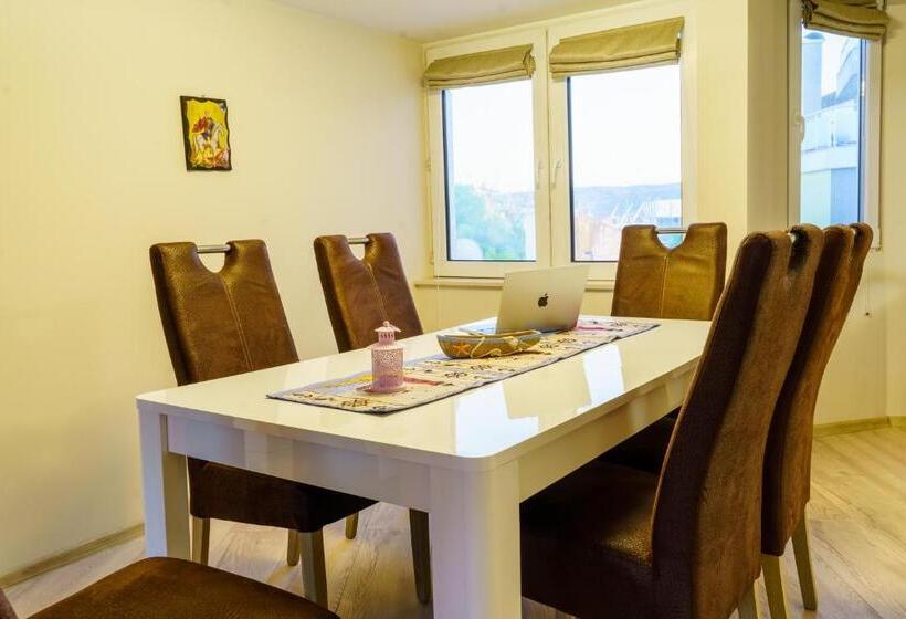 Centrally Located Apartment In Varna