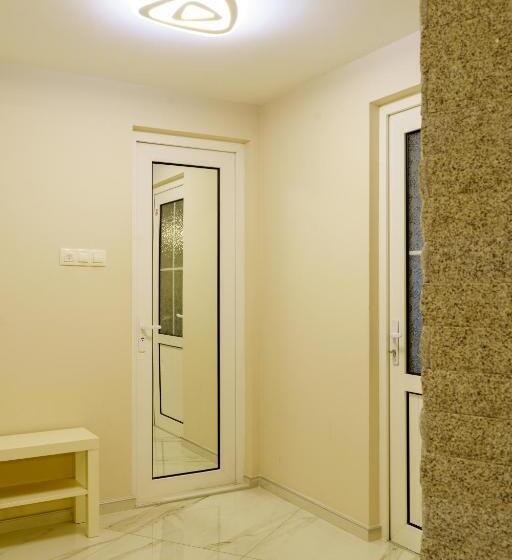 Centrally Located Apartment In Varna