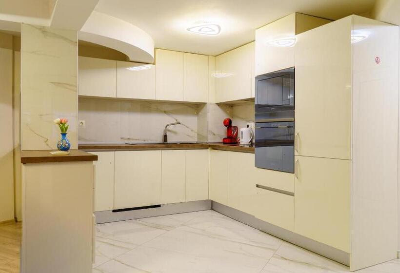 Centrally Located Apartment In Varna