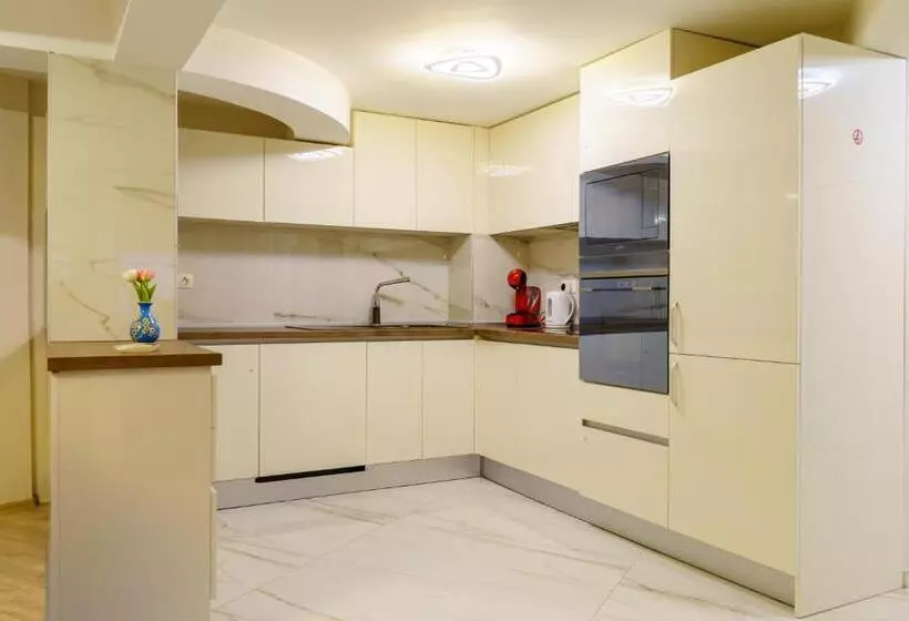 Centrally Located Apartment In Varna