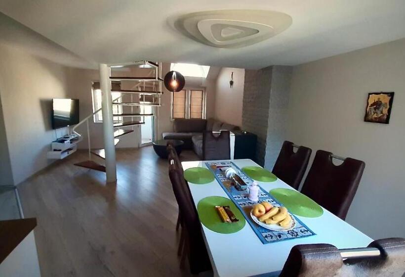 Centrally Located Apartment In Varna