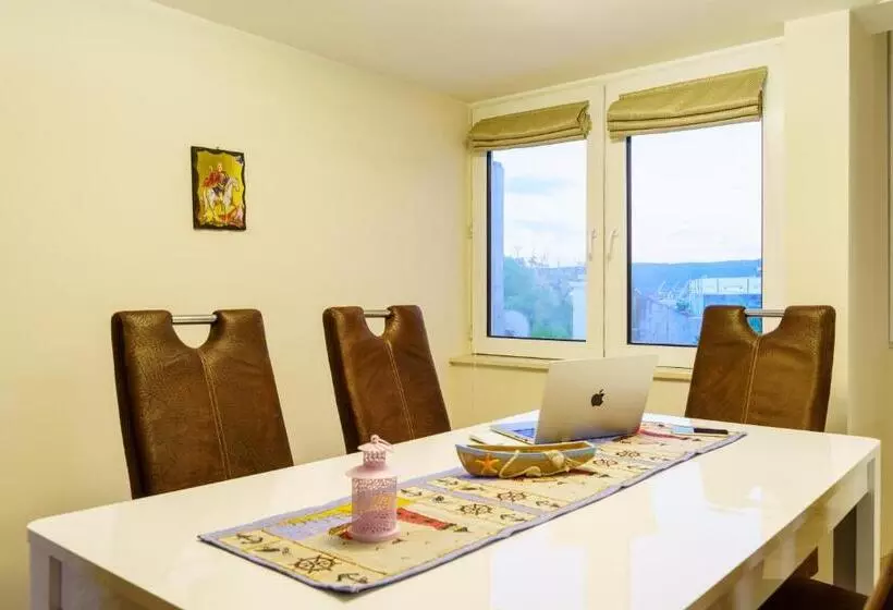 Centrally Located Apartment In Varna