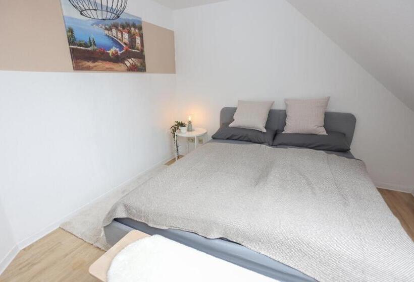 Fullhouse Eisenach K70 Apartments Washing Machine Smarttv