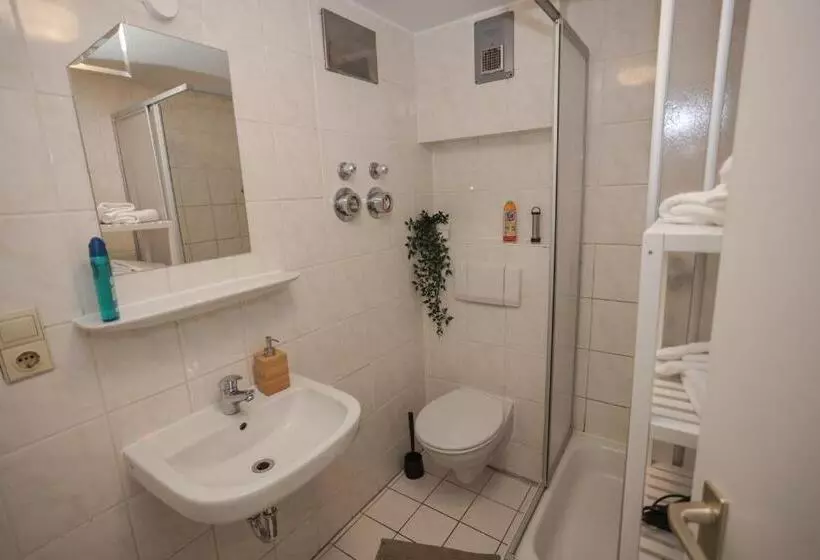 Fullhouse   Eisenach   K70 Apartments   Washing Machine   Smarttv