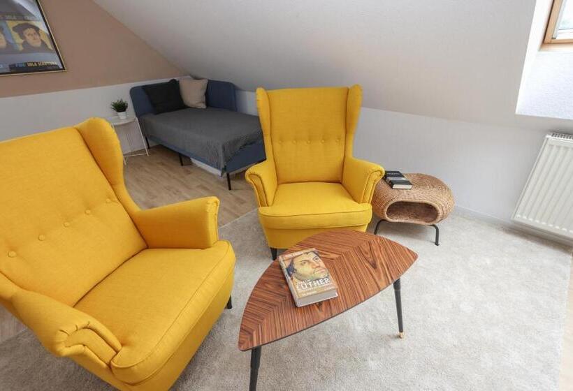 Fullhouse Eisenach K70 Apartments Washing Machine Smarttv