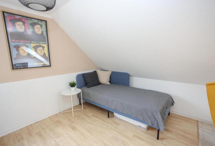 Fullhouse Eisenach K70 Apartments Washing Machine Smarttv