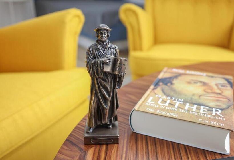 Fullhouse Eisenach K70 Apartments Washing Machine Smarttv