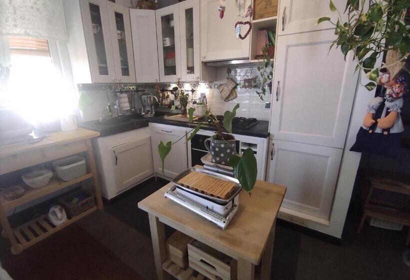 Happy House In Genova N.010025 Lt 2727