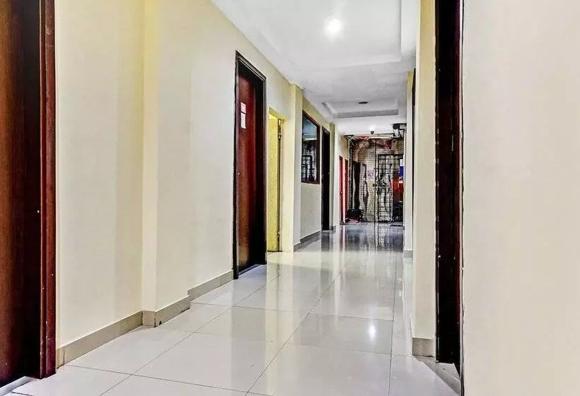 Hôtel Oyo 90692 Point Hostel