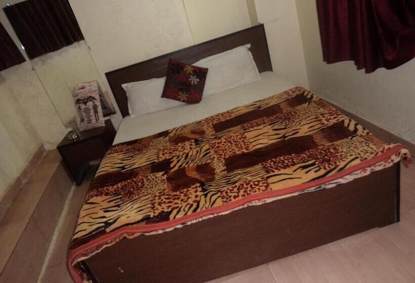 בית מלון כפרי Shri Shanti Villa