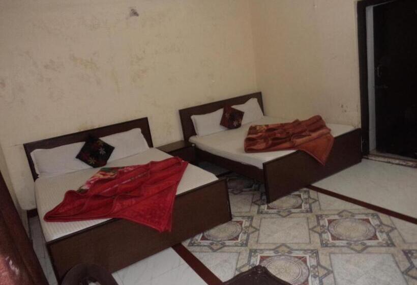 בית מלון כפרי Shri Shanti Villa