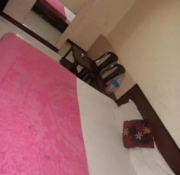 ホテル Shri Shanti Villa