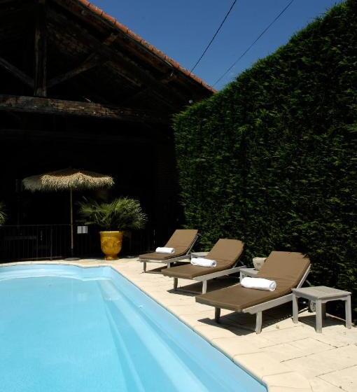 ペンション Restaurant Et Chambres D Hôtes La Ferme De Cornadel