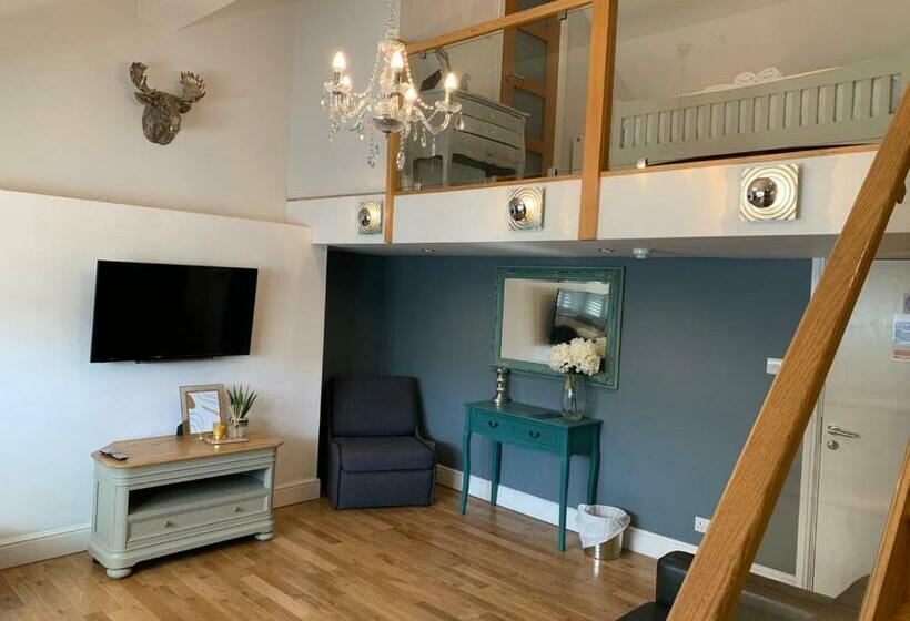 پانسیون Weslie Guest House
