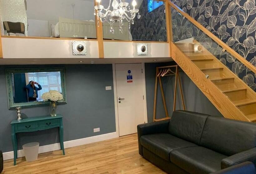پانسیون Weslie Guest House