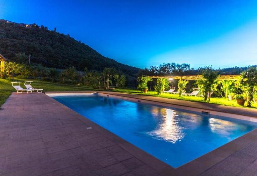 Podere Pratovecchio 14&2, Emma Villas