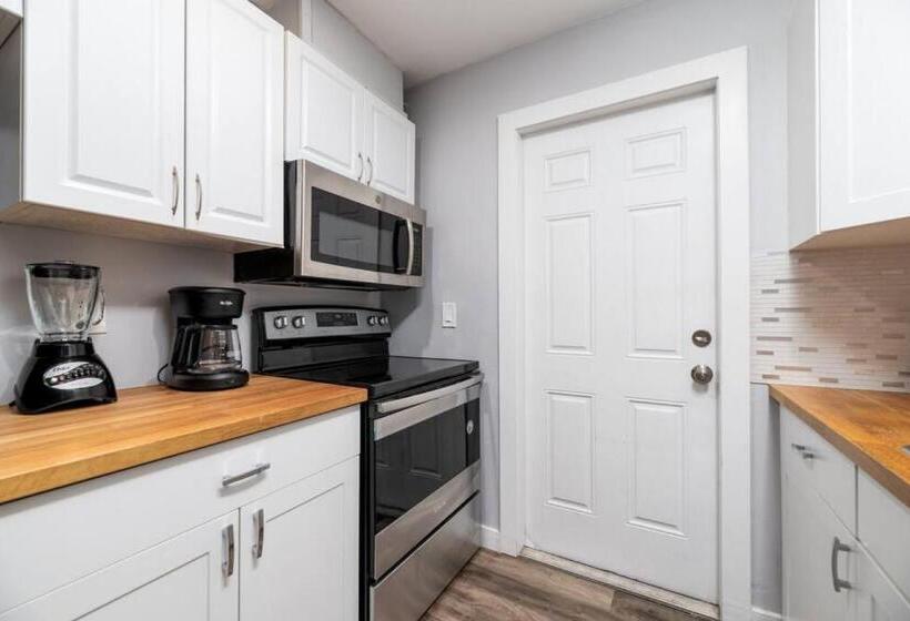 The Palms At Middle River Terrace 4