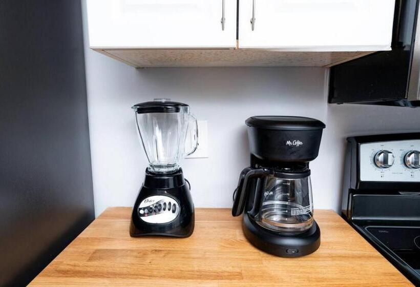 The Palms At Middle River Terrace 4