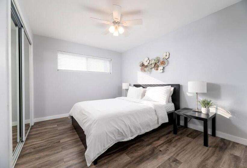 The Palms At Middle River Terrace 4