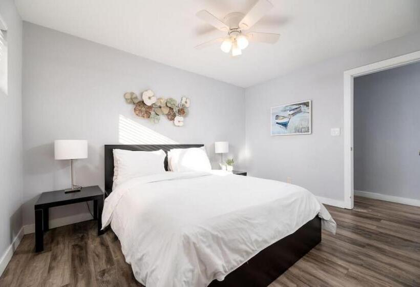 The Palms At Middle River Terrace 4