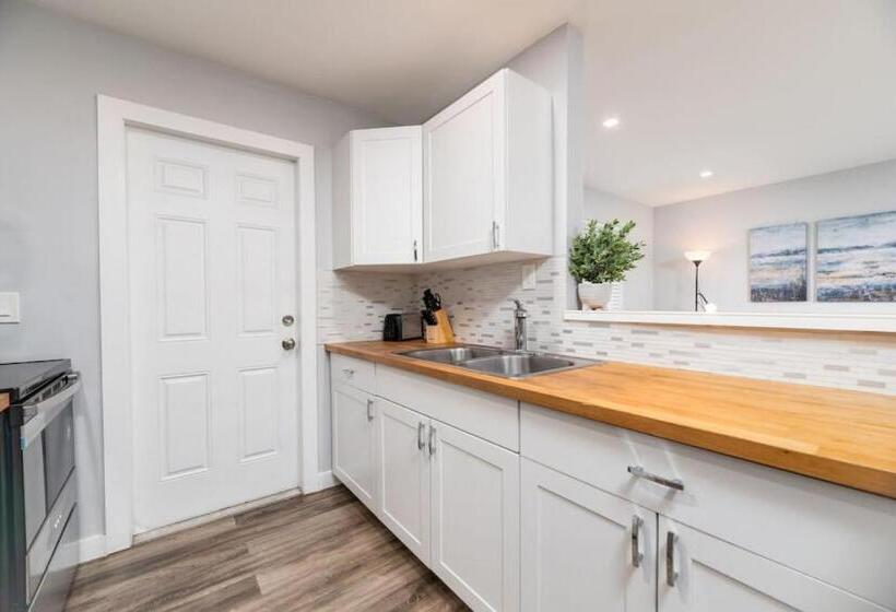 The Palms At Middle River Terrace 4