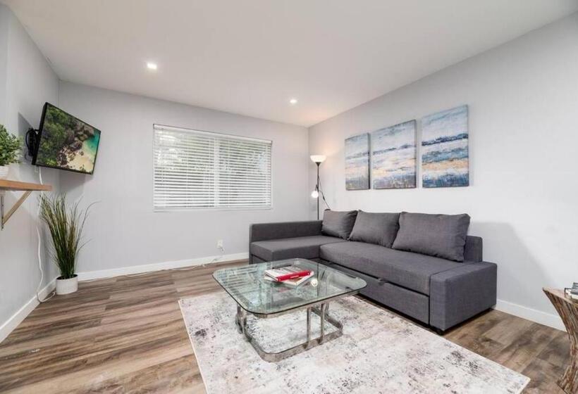 The Palms At Middle River Terrace 4