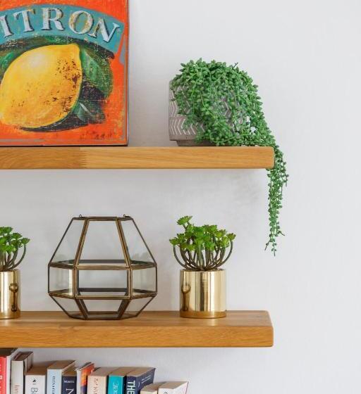 Trendy Central 1 Bed Flat With Roof Terrace