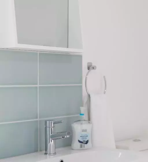 Trendy Central 1 Bed Flat With Roof Terrace