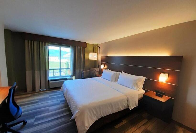 هتل Holiday Inn Express Trincity, An Ihg