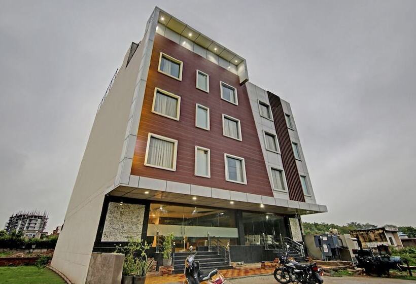 Hotel Treebo S G Grand