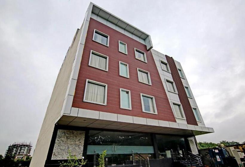 Hotel Treebo S G Grand