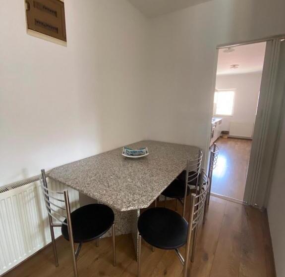 پانسیون Apartmani Jovana