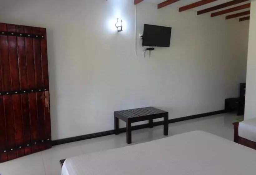 Majatalo Man Guest Polonnaruwa