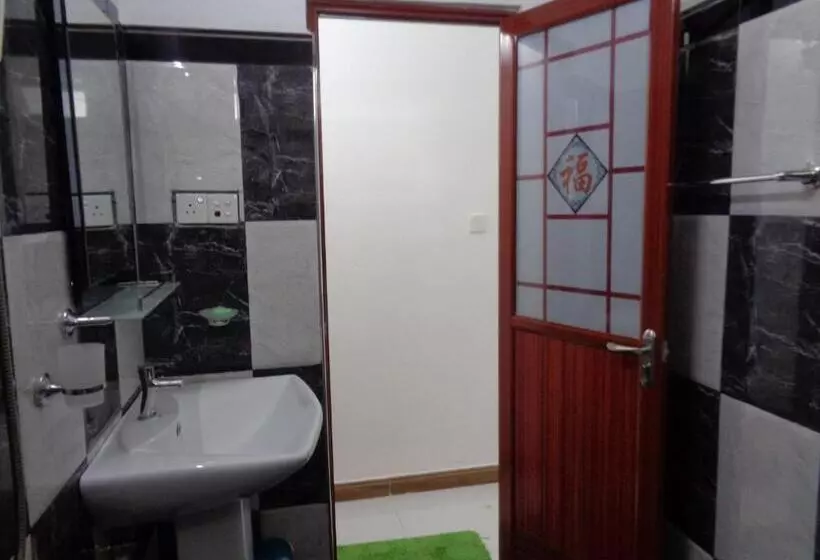 Majatalo Man Guest Polonnaruwa