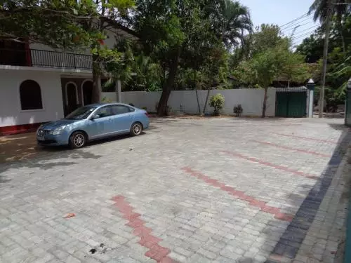 Majatalo Man Guest Polonnaruwa