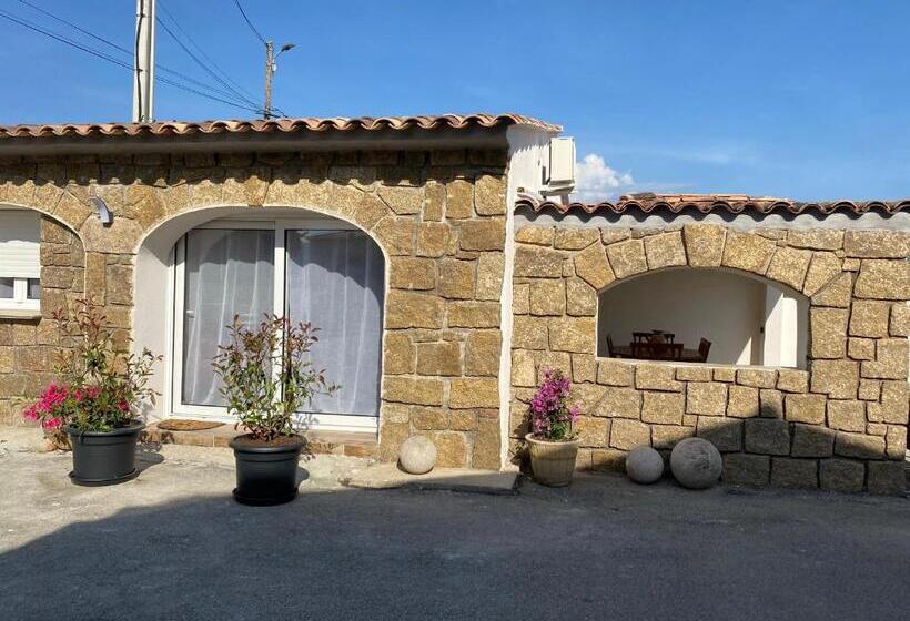 Petite Maison En Pierre