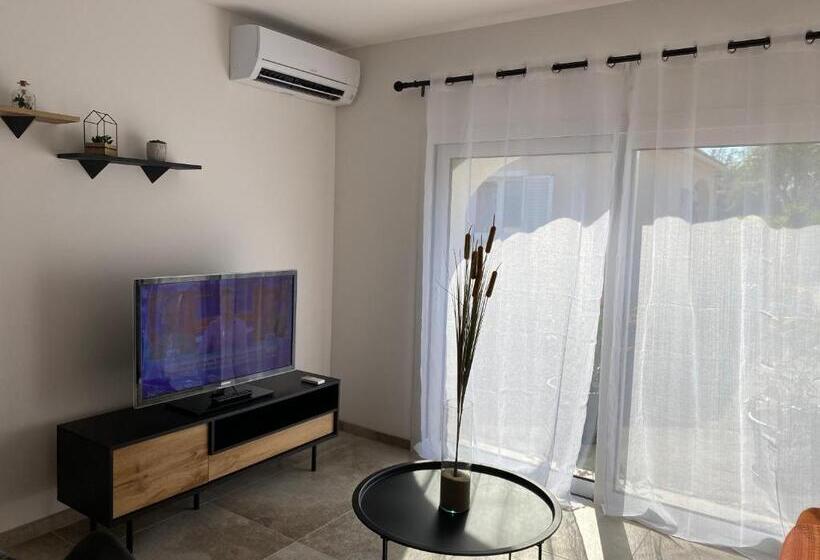 Petite Maison En Pierre