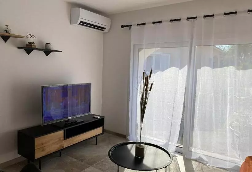 Petite Maison En Pierre